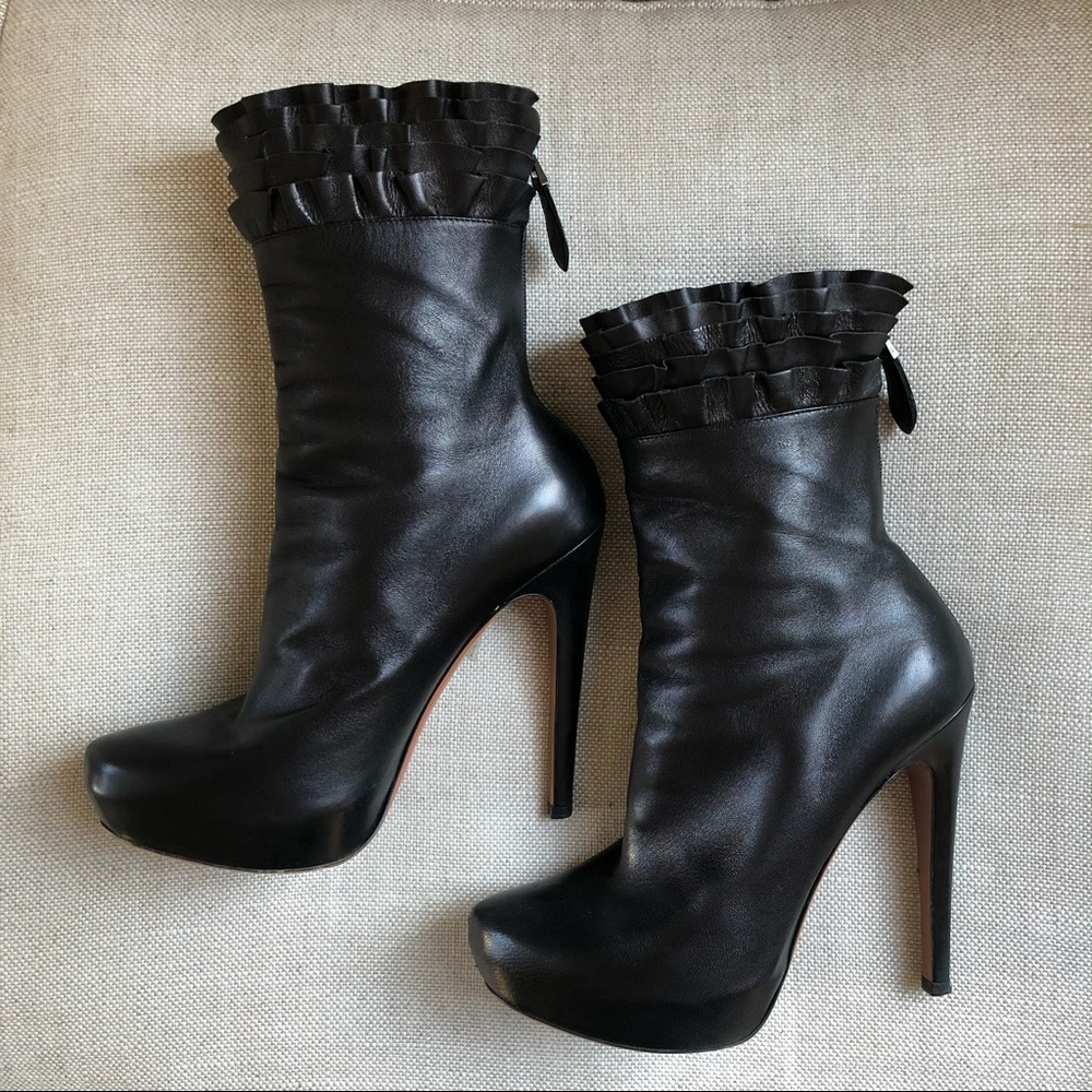 Alaia Ankle Boots Black Leather Zipper Ruffle EUC - Picture 1 of 7